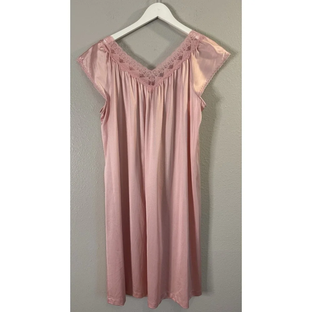 Vintage 70s Vanity Fair Pink Antron III Peignoir Nightgown Set Old Hollywood M